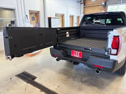 New 2026 Honda Ridgeline Black Edition image 19