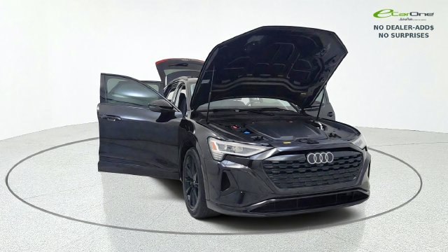 Used 2024 Audi Q8 e-tron Premium AWD/4WD image 11