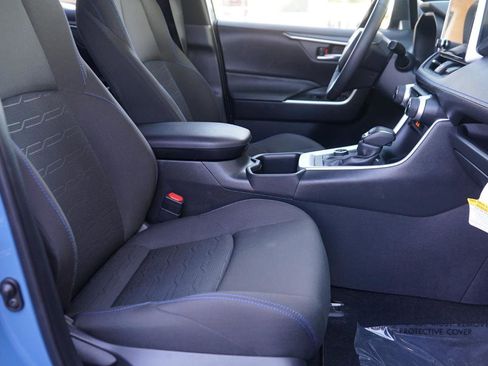 Used 2025 Toyota RAV4 SE AWD/4WD image 21
