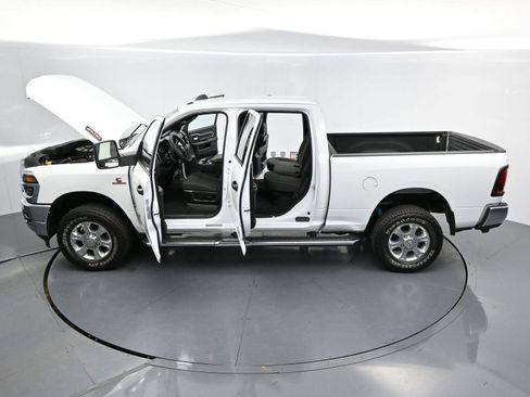 Used 2025 RAM 2500 Big Horn AWD/4WD image 40