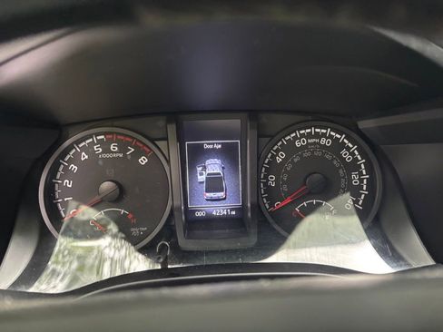 Used 2022 Toyota Tacoma SR w/ SR Convenience Package AWD/4WD image 7