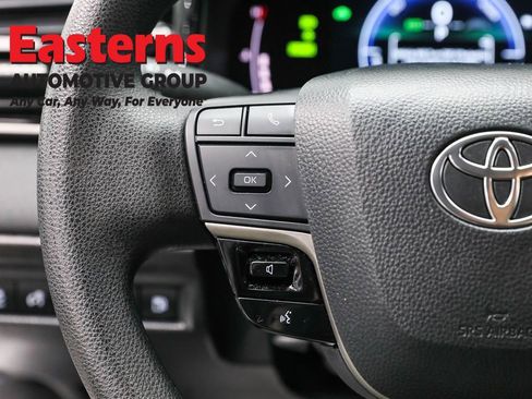 Used 2025 Toyota Camry LE FWD image 15