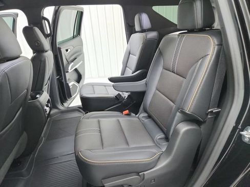 Used 2026 Chevrolet Traverse High Country FWD image 34