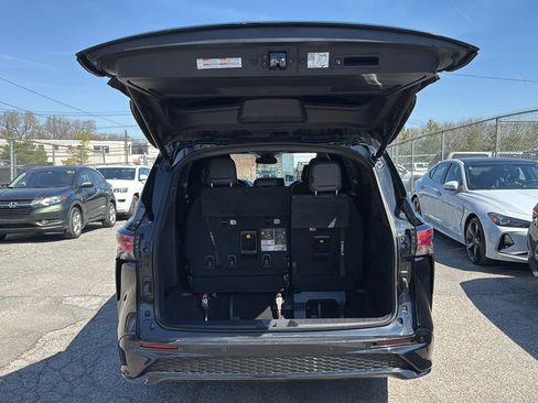 Used 2021 Toyota Sienna XSE w/ XSE Plus Package image 26