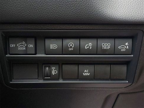 Used 2024 Toyota Tundra Limited image 35