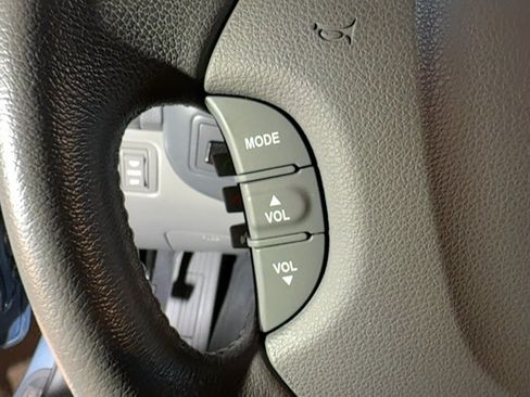 Used 2012 Kia Sedona EX FWD image 20