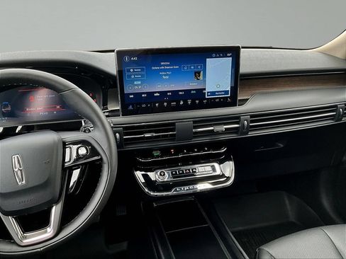 Used 2025 Lincoln Corsair Reserve w/ Jet Appearance Package AWD/4WD image 11