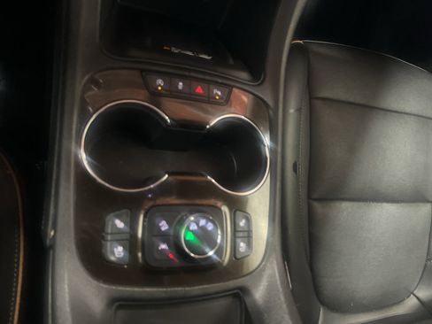 Used 2021 GMC Acadia AT4 w/ Technology Package AWD/4WD image 20