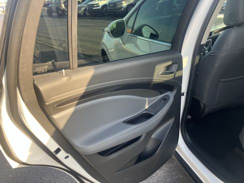 Used 2020 Buick Envision Essence w/ Experience Buick Package AWD/4WD image 13