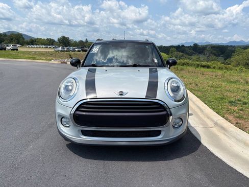 Used 2016 MINI Cooper 4-Door Hardtop FWD image 2