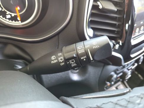 Used 2022 Jeep Cherokee Limited w/ Trailer Tow Group AWD/4WD image 61
