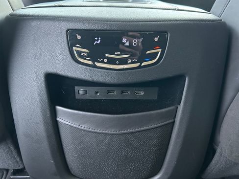 Used 2020 Cadillac Escalade Platinum image 37