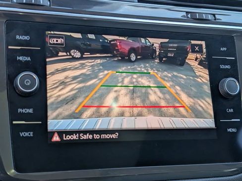 Used 2023 Volkswagen Tiguan SE w/ Panoramic Sunroof Package FWD image 14