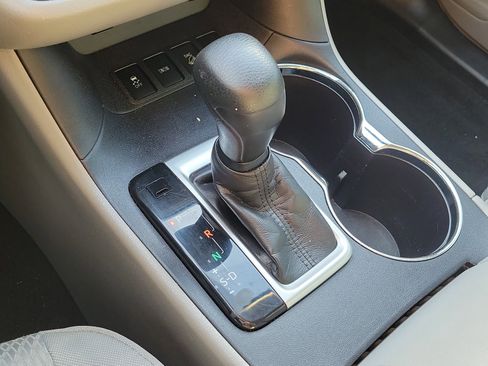 Used 2018 Toyota Highlander LE image 35