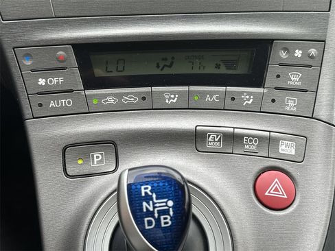 Used 2014 Toyota Prius Two image 30