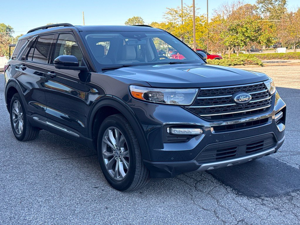 Used 2023 Ford Explorer XLT w/ Equipment Group 202A AWD/4WD image 18