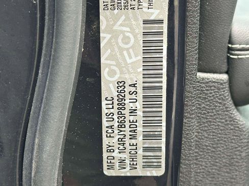 Used 2023 Jeep Grand Cherokee 30th Anniversary image 18