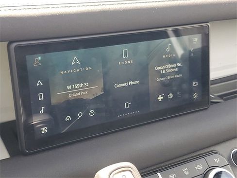 Used 2021 Land Rover Defender 90 First Edition image 31