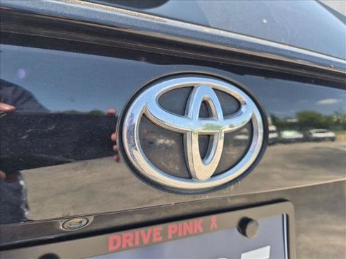 Used 2021 Toyota RAV4 XLE Premium AWD/4WD image 28