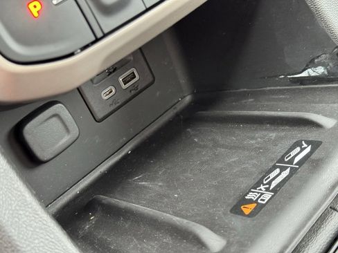 Used 2023 GMC Acadia Denali image 35