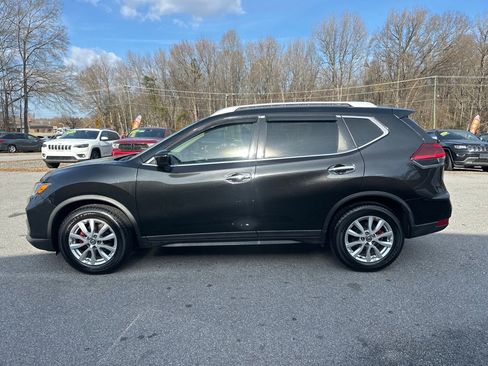 Used 2020 Nissan Rogue SV image 4