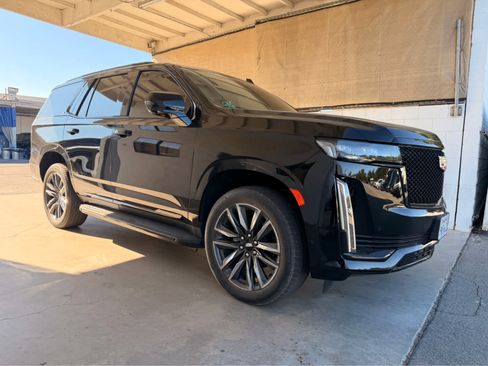 Used 2024 Cadillac Escalade Sport AWD/4WD image 2