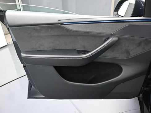 Used 2026 Tesla Model Y 2WD image 13
