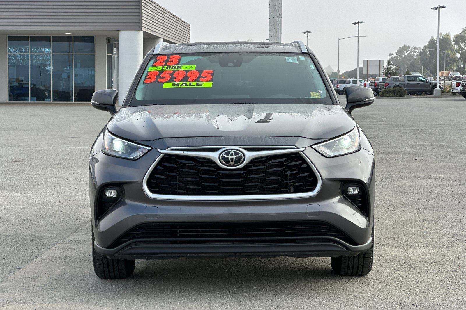 Used 2023 Toyota Highlander XLE AWD/4WD image 9