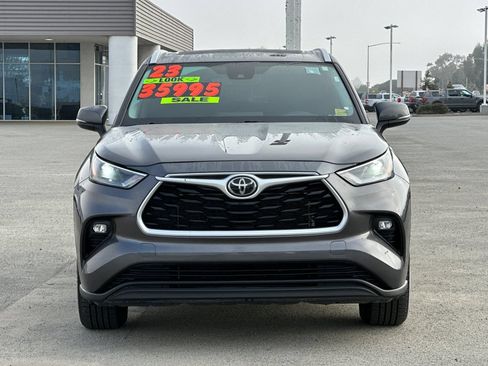 Used 2023 Toyota Highlander XLE AWD/4WD image 9