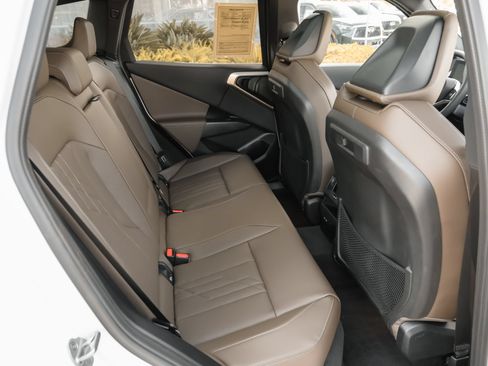 Used 2025 BMW X3 xDrive30i w/ Convenience Package AWD/4WD image 39