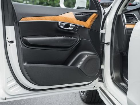 Certified 2023 Volvo XC90 B6 Plus AWD/4WD image 38