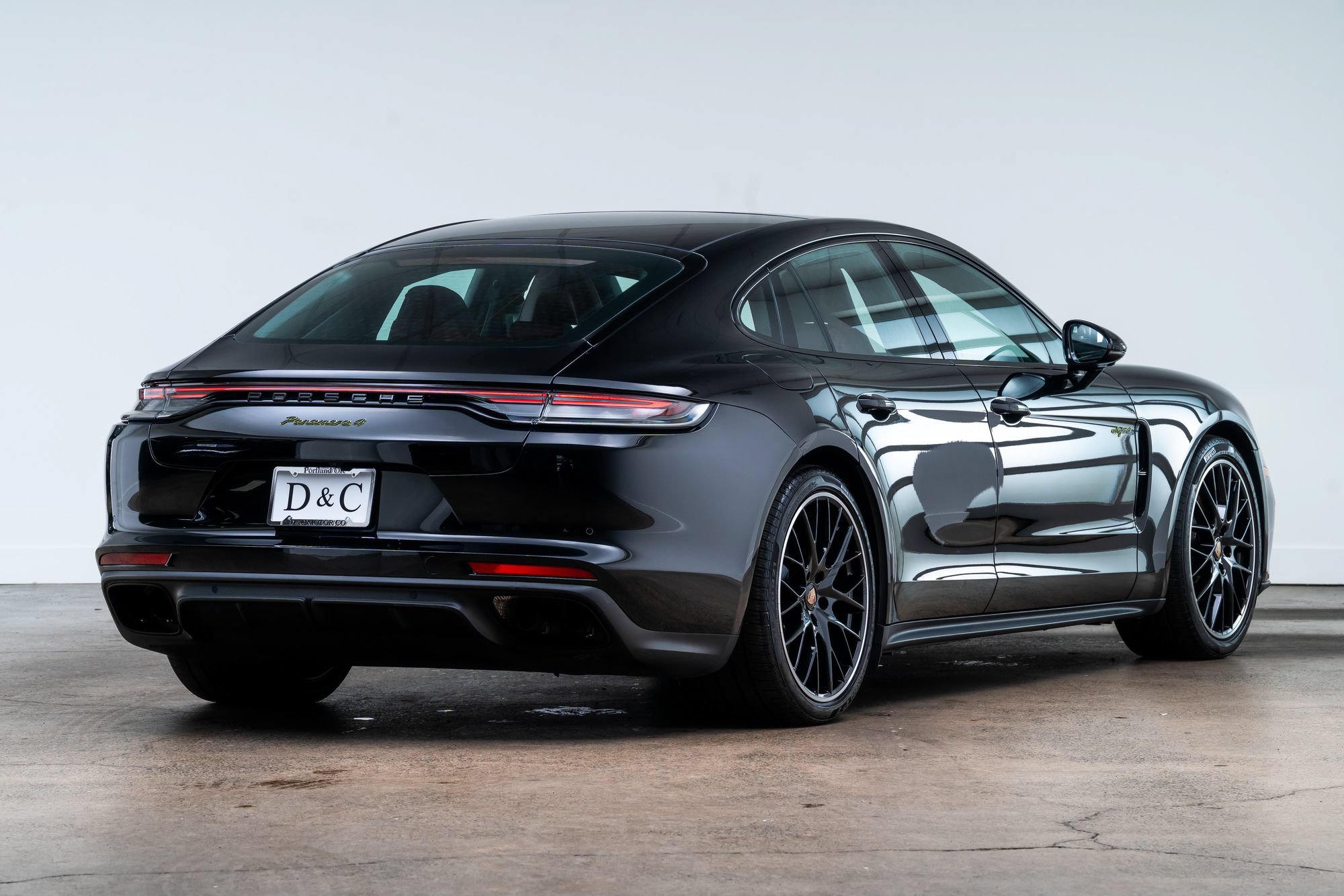 Used 2023 Porsche Panamera 4 Platinum Edition AWD/4WD image 7