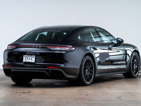 Used 2023 Porsche Panamera 4 Platinum Edition AWD/4WD image 7