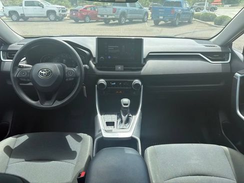 Used 2023 Toyota RAV4 LE AWD/4WD image 10