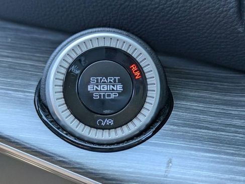 Used 2024 Jeep Wagoneer Series III AWD/4WD image 35