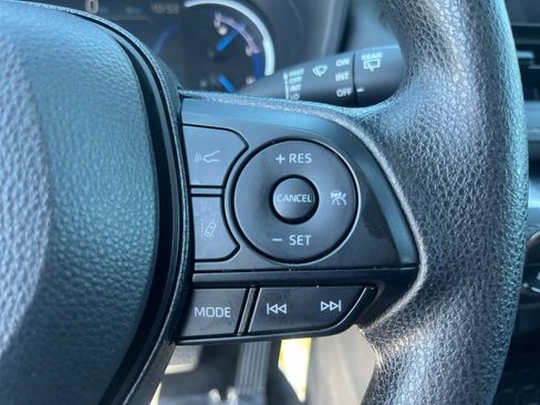 Used 2025 Toyota RAV4 LE AWD/4WD image 15