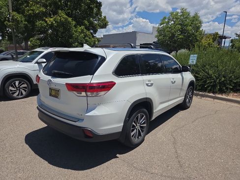 Used 2018 Toyota Highlander XLE FWD image 7