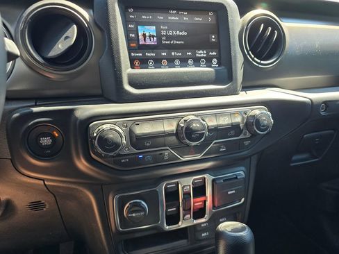 Used 2023 Jeep Wrangler Unlimited AWD/4WD image 19