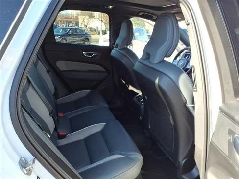 Used 2020 Volvo XC60 T5 R-Design w/ Protection Package Premier image 20