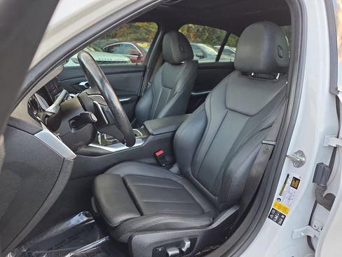 Used 2019 BMW 330i xDrive Sedan w/ Driving Assistance Package image 19