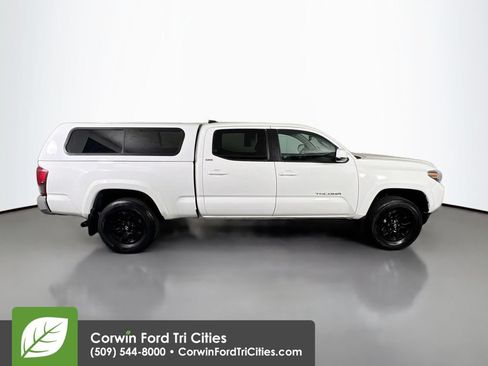 Used 2022 Toyota Tacoma SR5 AWD/4WD image 17