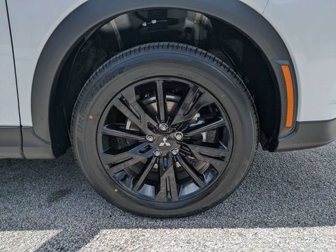 New 2026 Mitsubishi Eclipse Cross LE AWD/4WD image 11