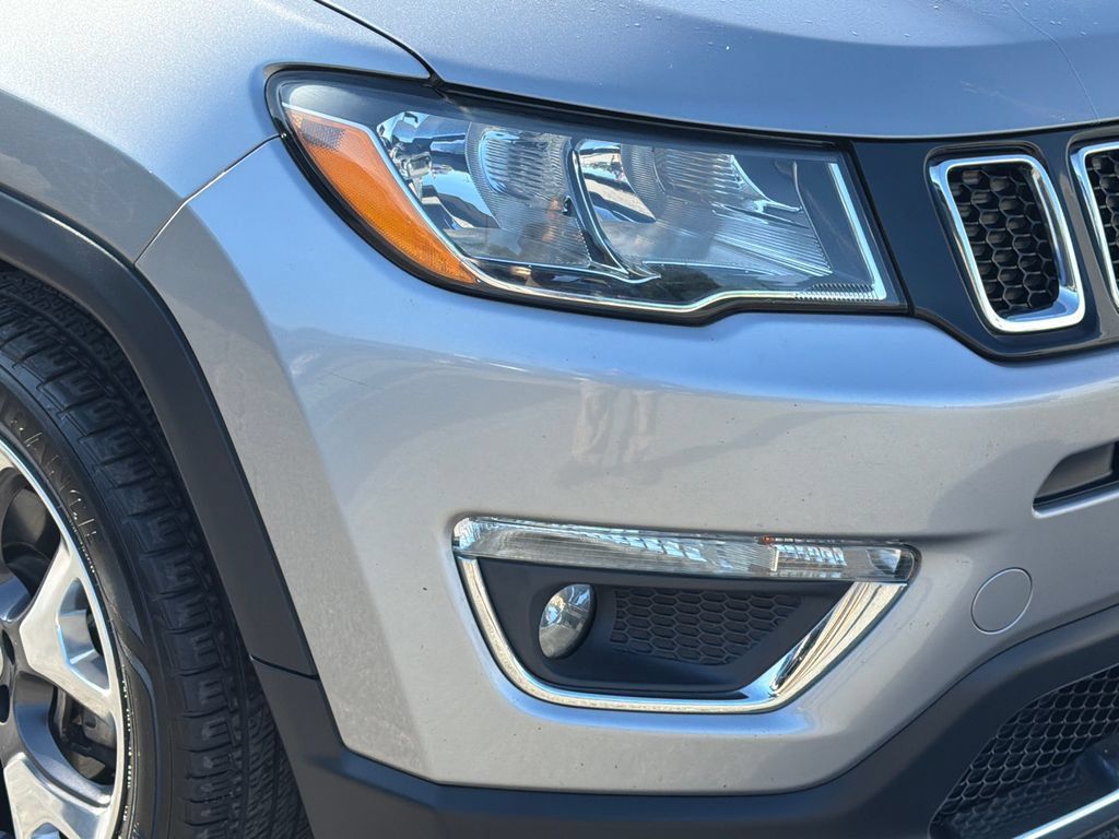 Used 2019 Jeep Compass Limited FWD image 10