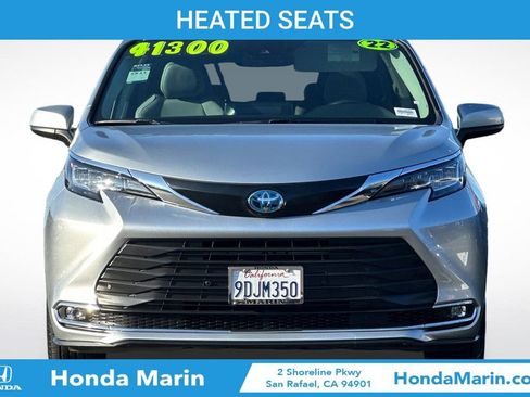 Used 2022 Toyota Sienna XLE image 10