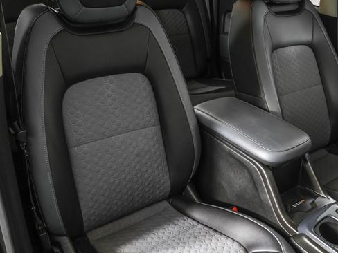 Used 2022 Chevrolet Colorado Z71 w/ Z71 Midnight Edition image 46