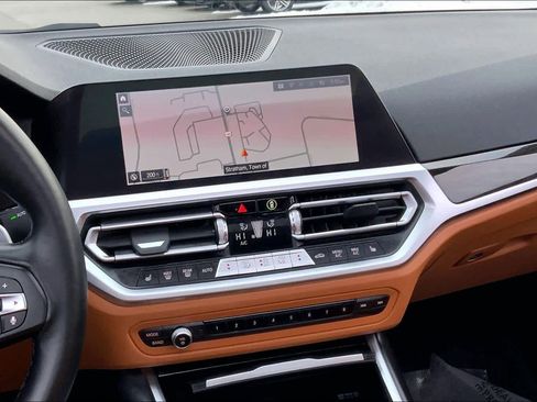 Used 2022 BMW 330i xDrive Sedan w/ Premium Package image 6