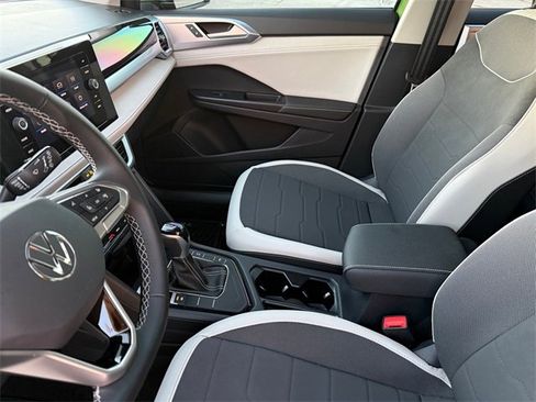 New 2025 Volkswagen Taos SE image 9