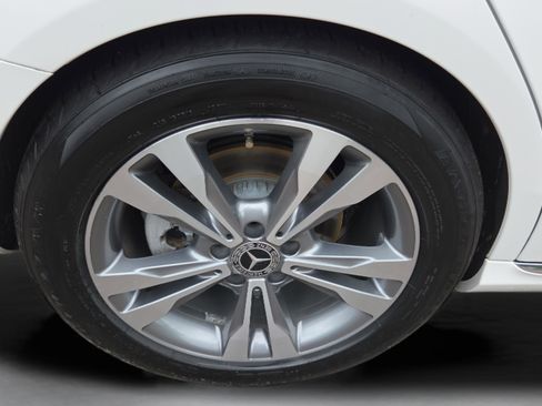 Used 2018 Mercedes-Benz C 300 Sedan image 35