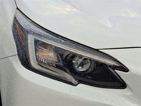 Used 2021 Subaru Outback Premium image 10