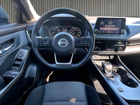 Used 2021 Nissan Rogue SV FWD image 6